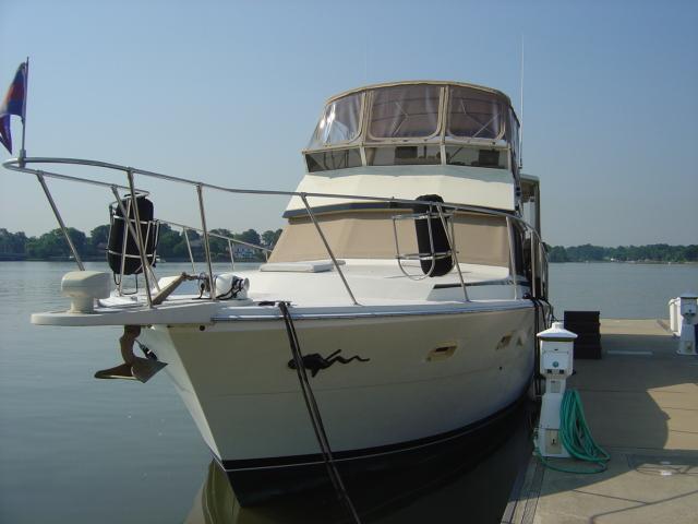 Viking 44' Aft Cabin Motor Yacht, Norfolk
