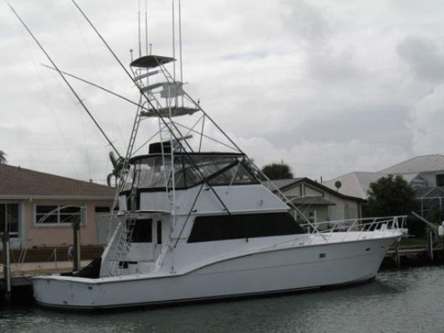 Hatteras Convertible, Clear Lake