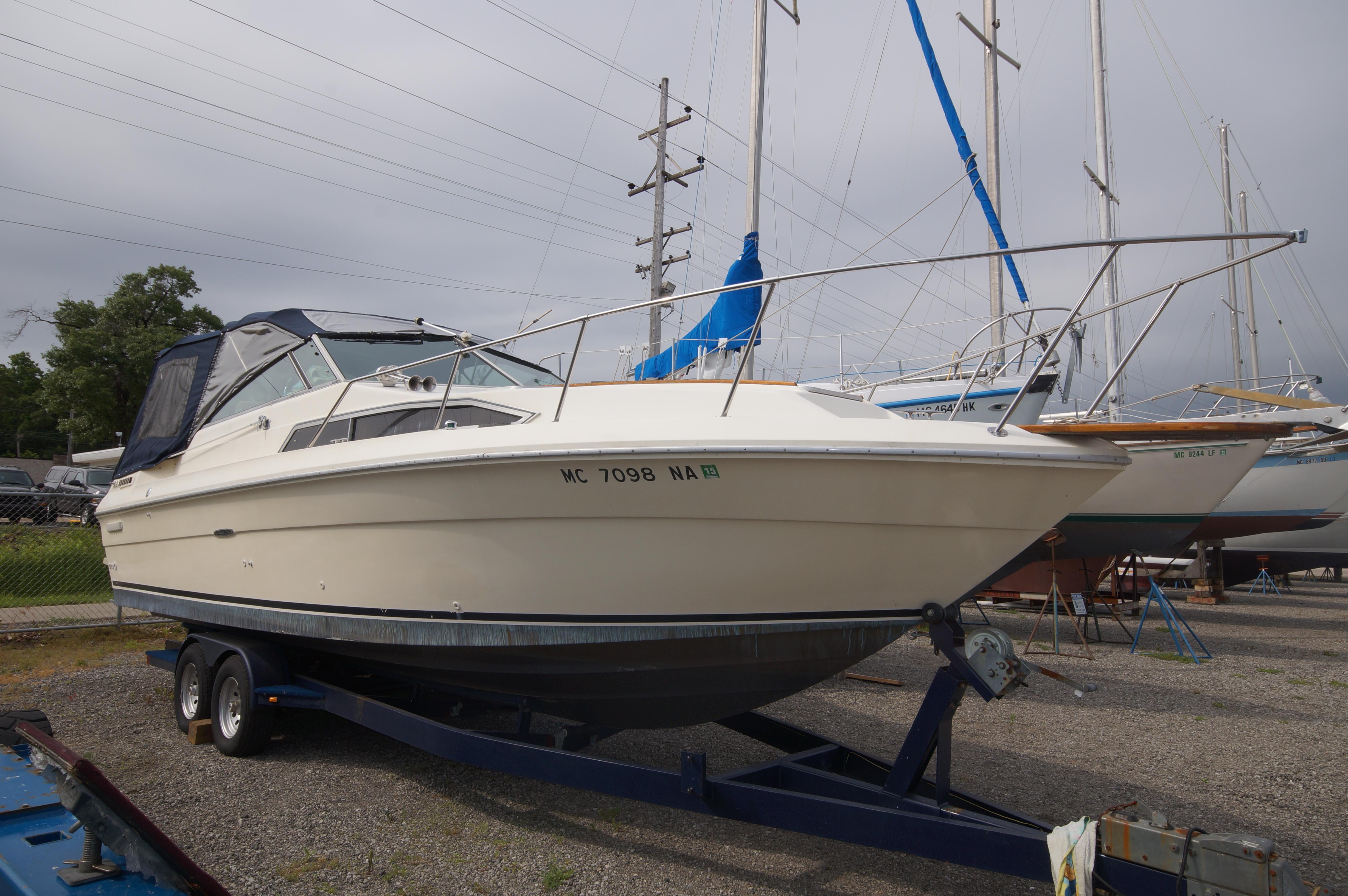 Sea Ray 270 Sundancer, Muskegon