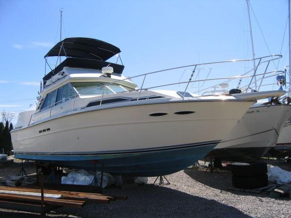 Sea Ray Flybridge Sedan, Lake Champlain