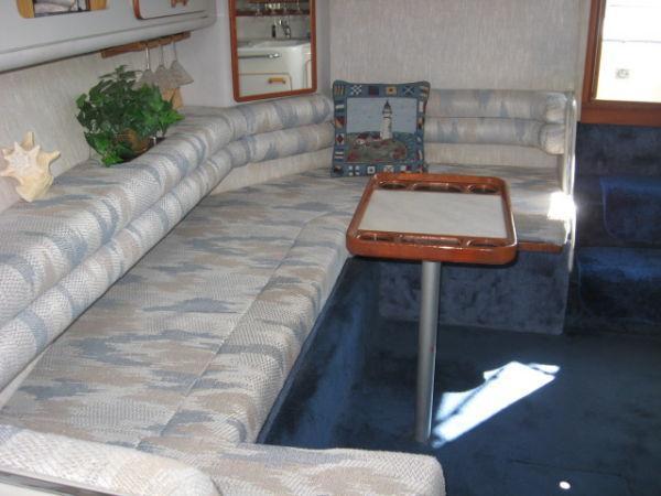 1990 Sea Ray 31 Express Cruiser