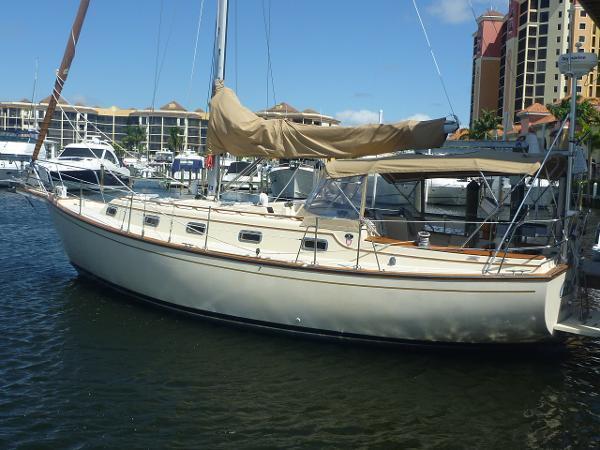 1991 Island Packet Yachts Cutter