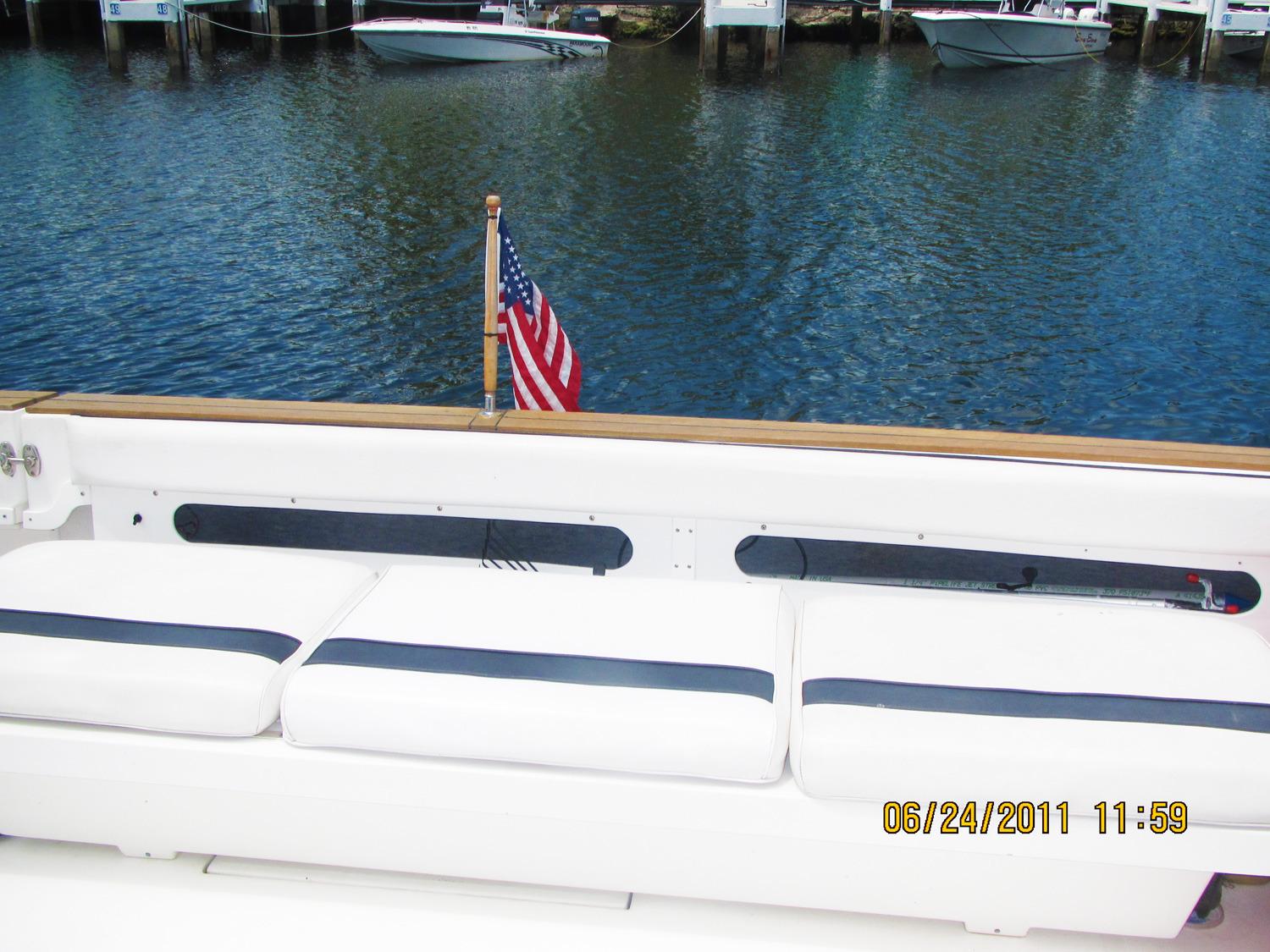 1991 Sea Ray Express Cruiser-JUST REDUCED! LOW HOURS!