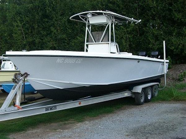 1992 Privateer 2800 Center Console