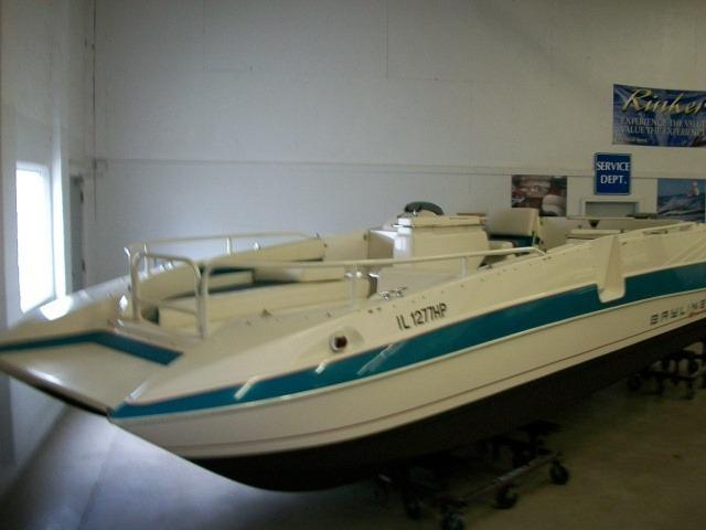 1993 Bayliner 2609 Deckboat