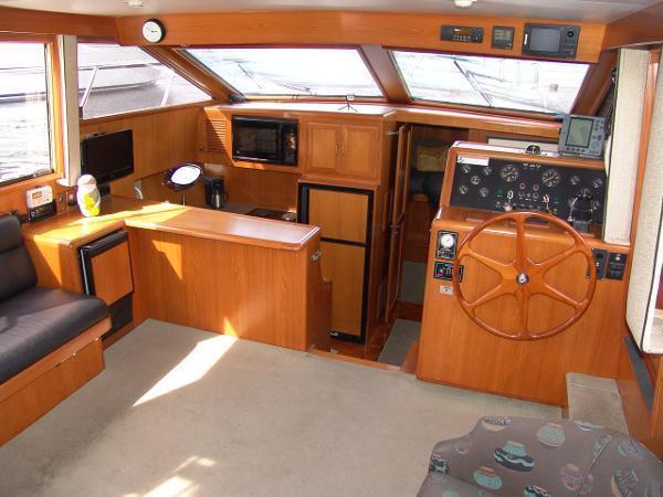 1993 Ocean Alexander 460 Cockpit Motoryacht