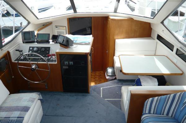 1994 rver 390 Cockpit Motor Yacht