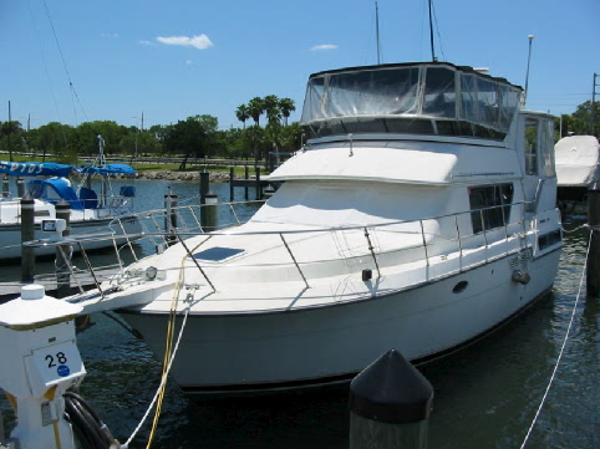 1994 CARVER YACHTS 370 Voyager
