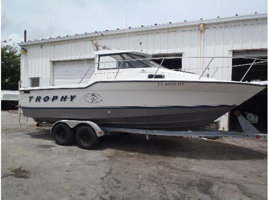 1995 Bayliner Trophy 23