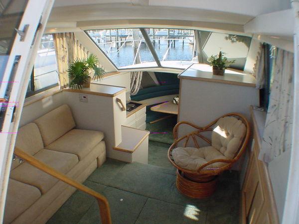 1995 Carver 325 Aft- Cabin Motoryacht