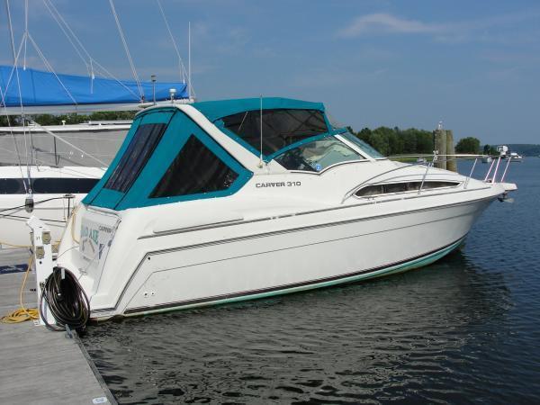 1996 Carver 310 Mid-cabin Express