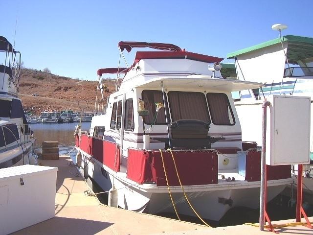 1996 Holiday Mansion Super Barricuda Houseboat