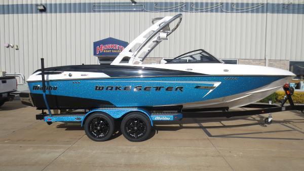 2014 Malibu 23 LSV WAKESETTER