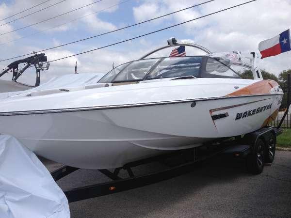 2014 Malibu Wakesetter 23 LSV