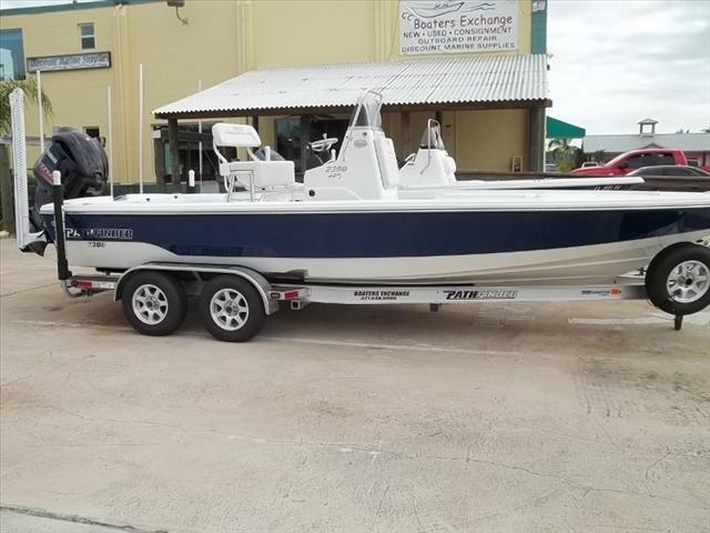 2014 Pathfinder Fishing boat 2300 HPS