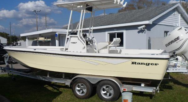 2014 Ranger 240 Bahia