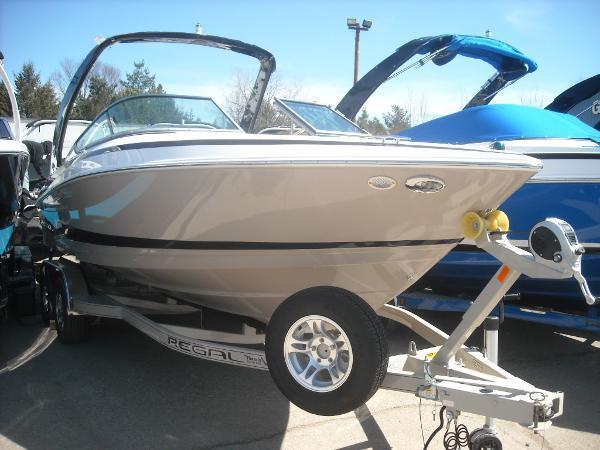 2014 Regal 2300 Bowrider