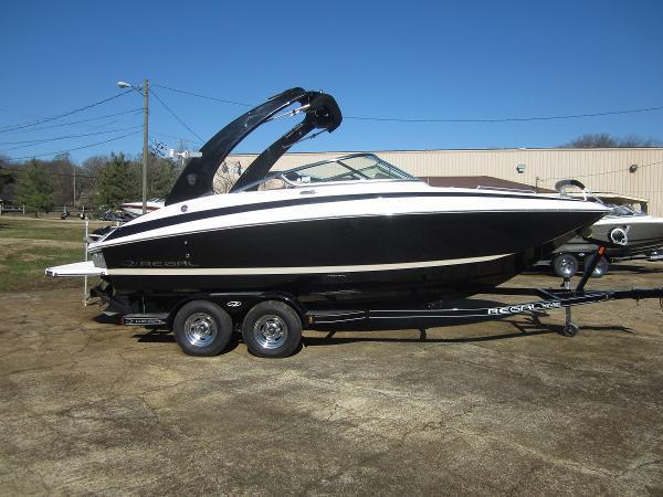 2014 Regal 24 Fasdeck