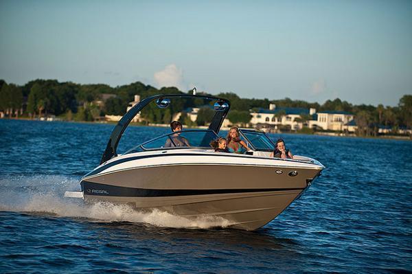 2014 Regal 2500 Bowrider