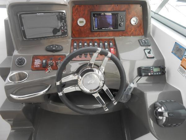2014 Rinker 310 Express Cruiser