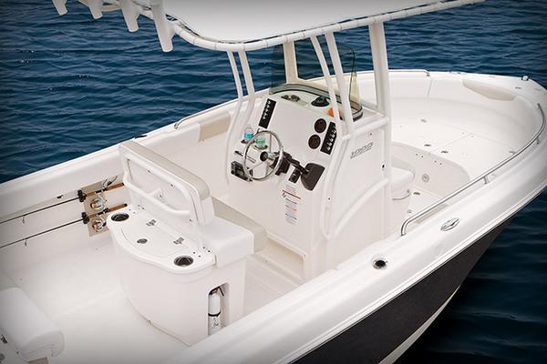 2014 Robalo R222 -In Stock