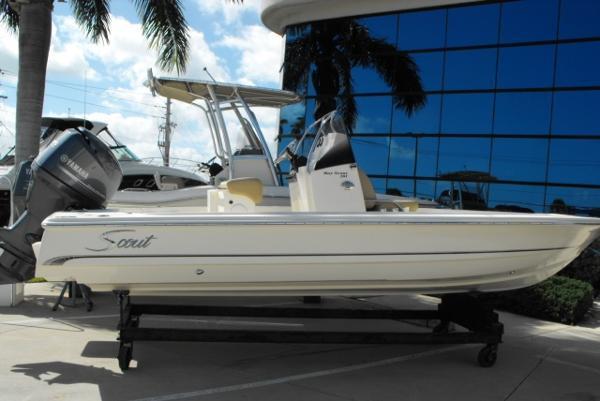2014 Scout Boats 201 BAY SCOUT