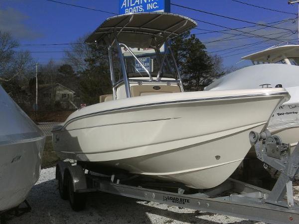 2014 Scout Boats 210 XSF