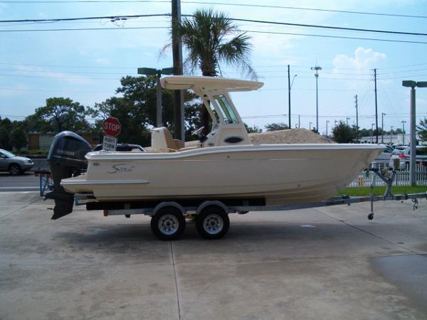 2014 Scout Boats 245 XSF
