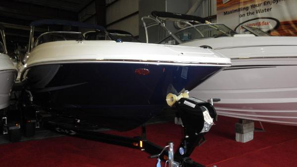 2014 Sea Ray 240 Sundeck