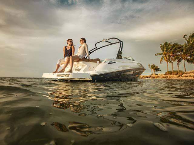 2014 Sea Ray 240 Sundeck