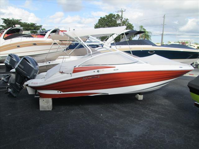 2014 SouthWind DECK BOAT 2400 SD