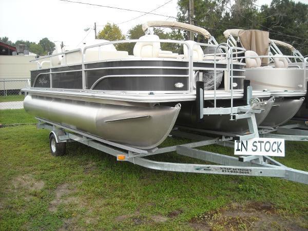2014 SunChaser 8520 4.0 with a Yamaha F70 LA on a Galv. Trailer with s