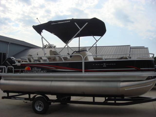2014 Sun Tracker Sig Series Fishing Barge 22