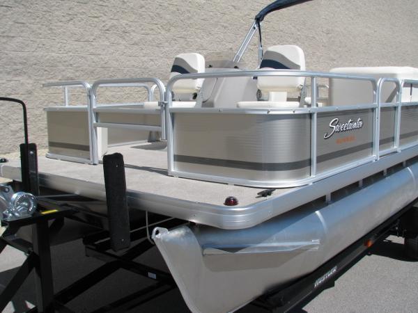 2014 Sweetwater 206F with Mercury 60hp EFI