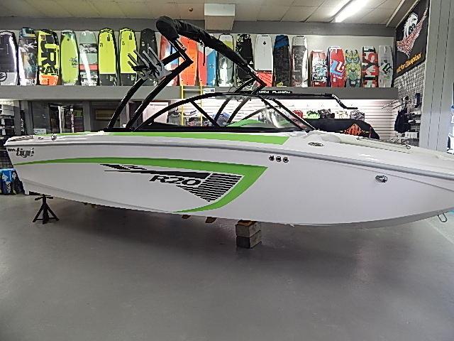 2014 Tige Boat R20