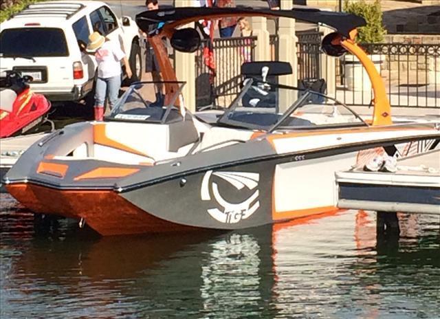 2014 Tige Boat RZ4