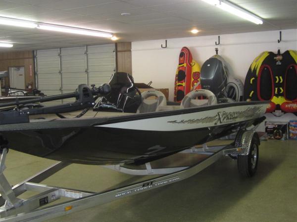 2014 Xpress H18 Bass Boat