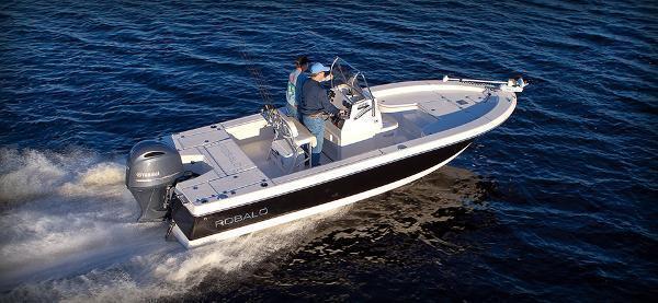 2015 Robalo R226 Cayman Bay Boat - In Stock