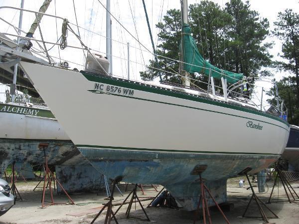 1977 Islander Yachts 32