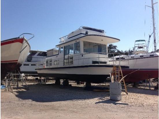 1979 Gibson 36 ft y Bridge 12 ft beam