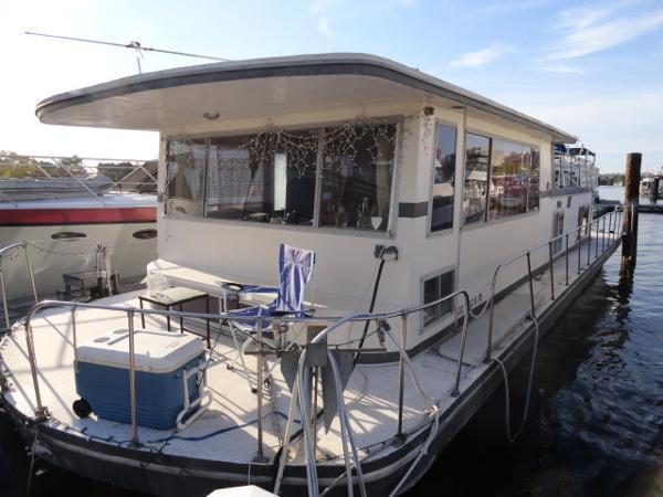 1980 carlcraft 45 Houseboat