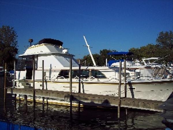 1981 Hatteras Double Cabin Motor Yacht