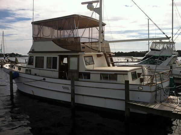 1981 Marine Trader 44