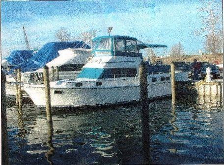 1982 Carver 3607 Motor Yacht
