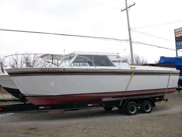 1982 Marinette 28 Sportsman HT