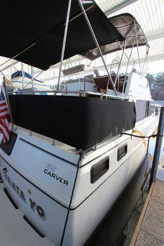 1983 Carver 32 Aft Cabin