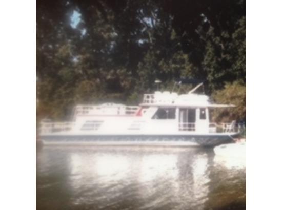 1983 Gibson Houseboat