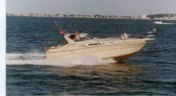 1983 Sea Ray T-Top Express Cruiser