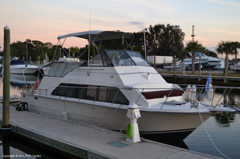 1984 Carver 33 Mariner