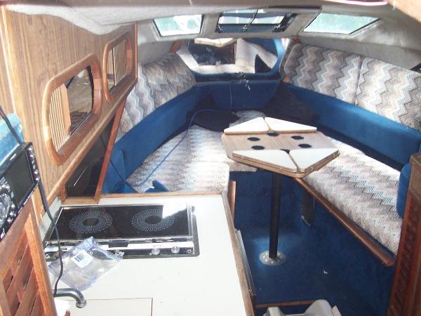 1984 Regal 255 Ambassador Cruiser
